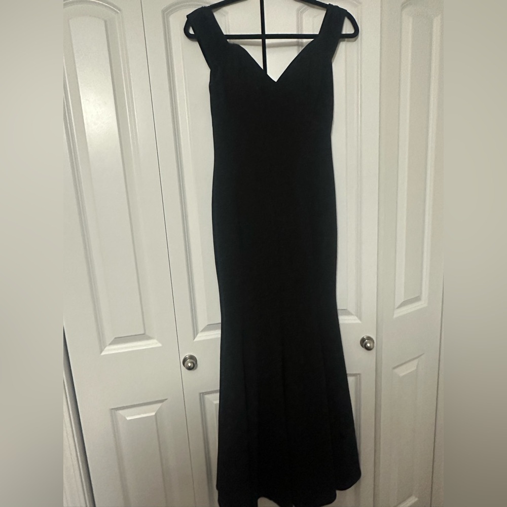 Cinderella Fit and Flare Ball Gown Mermaid Formal Dress Black Size Medium EUC